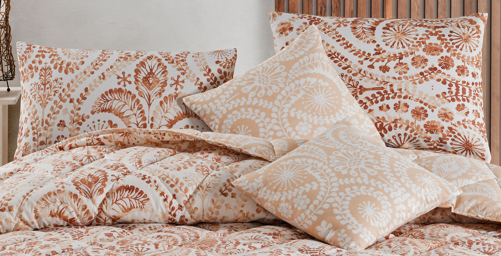 peach leafs cushions